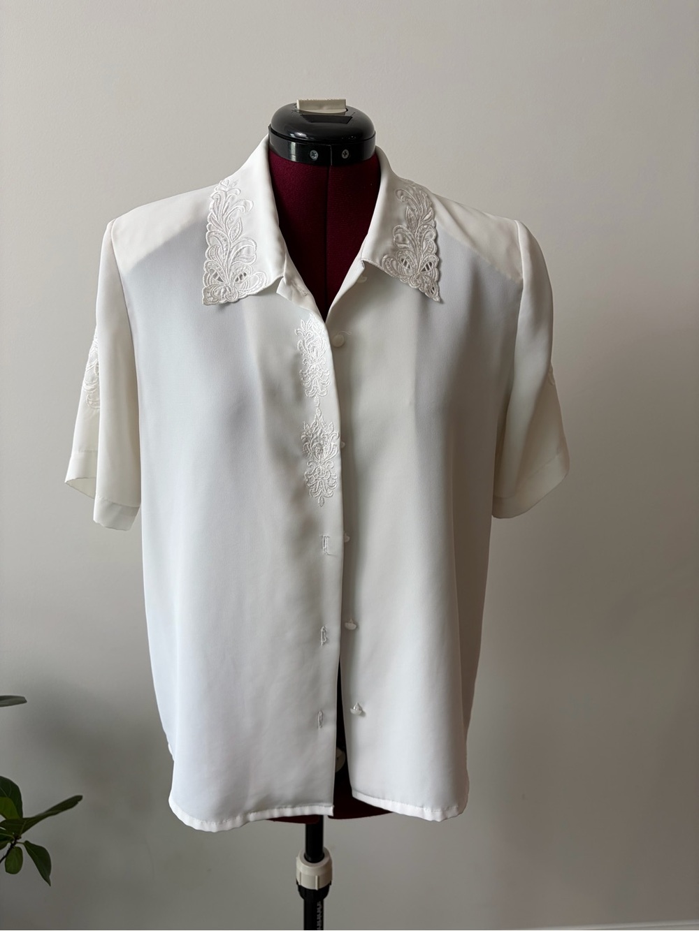 Vintage Embroidered Collar Short Sleeve White Blouse